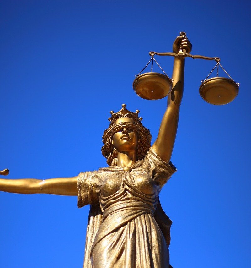 W czym umie nam wspomóc radca prawny? W których sytuacjach i w jakich płaszczyznach prawa pomoże nam radca prawny?